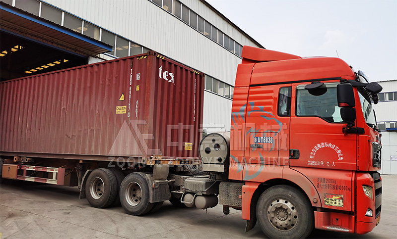 移動(dòng)破碎機(jī)裝車完成 移動(dòng)破碎機(jī)裝車完成