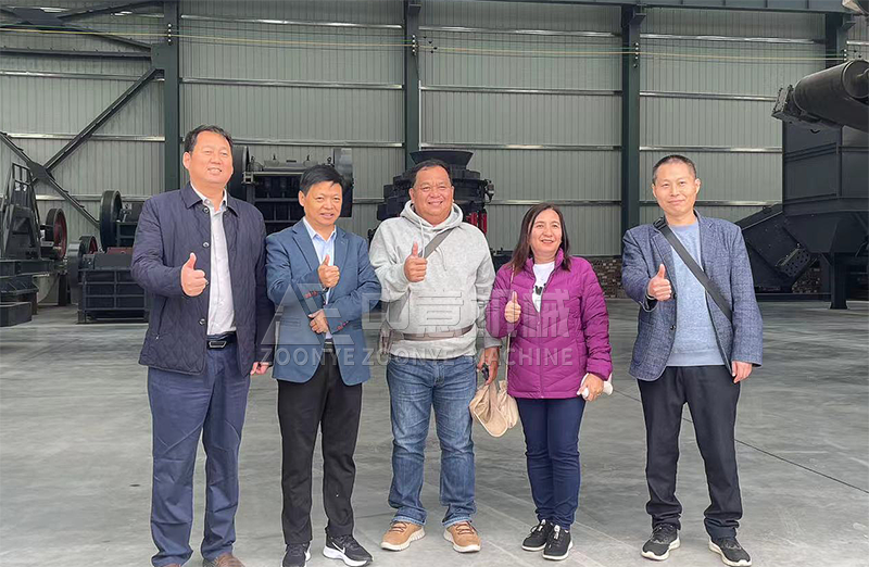 菲律賓客戶與公司總經(jīng)理合影 菲律賓客戶與公司總經(jīng)理合影